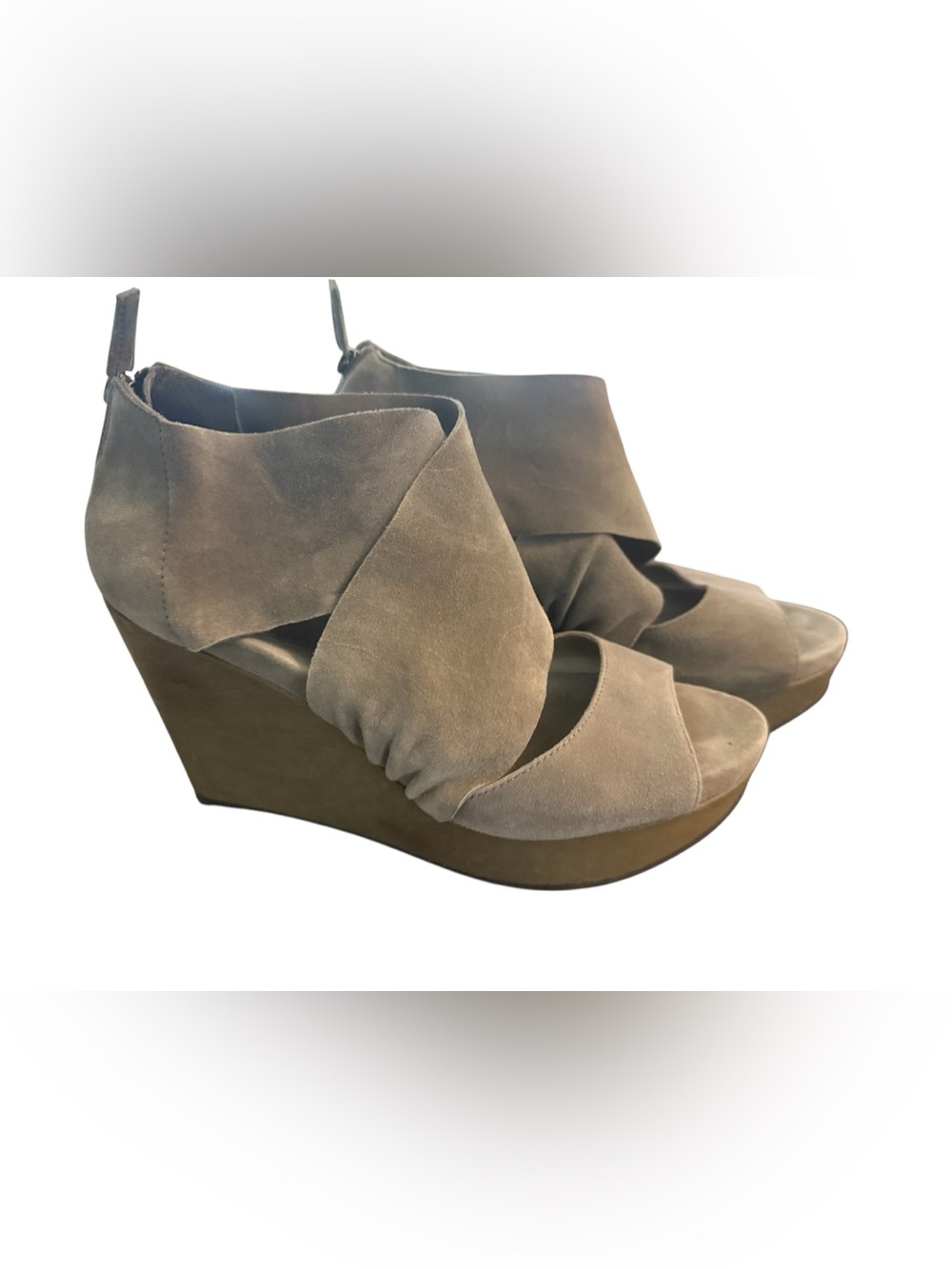 Eileen Fisher Wedge Sandal in gray Suede - Women 9M